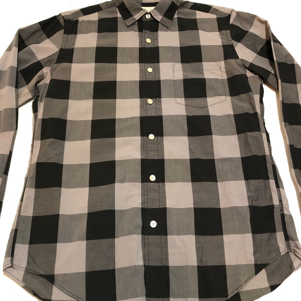 Long-Sleeve Button Down - Picture 3 of 8